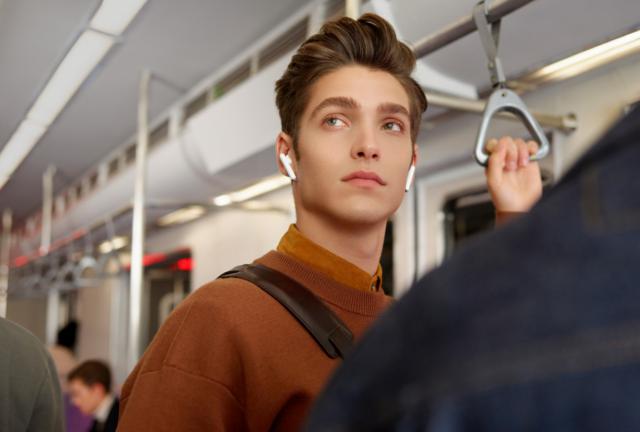 华为FreeBuds 3升级骨声纹识别功能 一句话解锁手机 华为FreeBuds 3升级骨声纹识别功能 一句话解锁手机