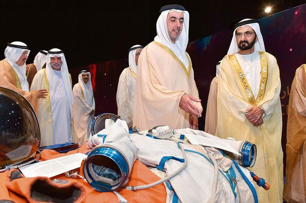 谢赫穆罕默德·本·拉希德·阿勒马克图姆（最后），在2015年的阿联酋航空局活动上