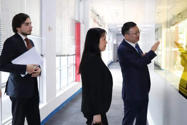 法国驻广州总领事馆总领事周丽君女士一行参观访问西人马公司 法国驻广州总领事馆总领事周丽君女士一行参观访问西人马公司