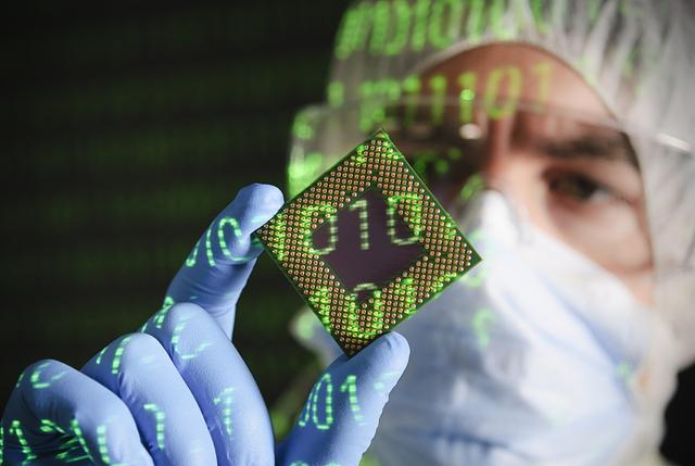 破“卡脖子”难题的关键：扶持产业链重要一环