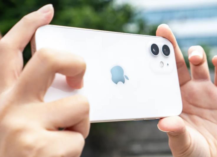 卡片机已被手机干掉了，三星再推2亿像素CMOS芯片，要干掉单反？