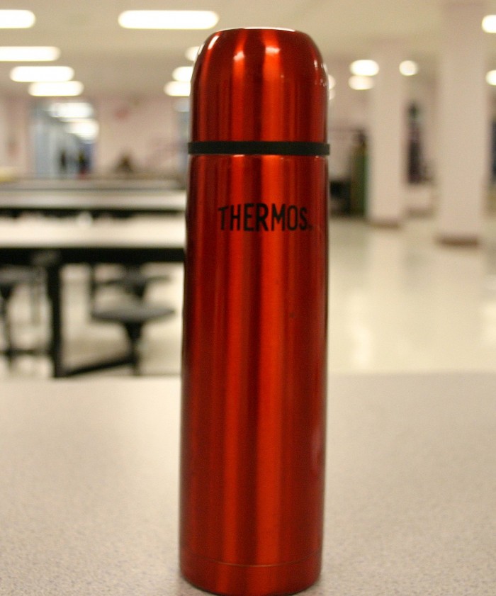 998px-Thermos.JPG