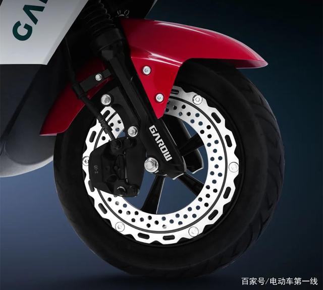 金箭推出耀世R330电动车，搭载1200W电机，72V电池，推背感更足