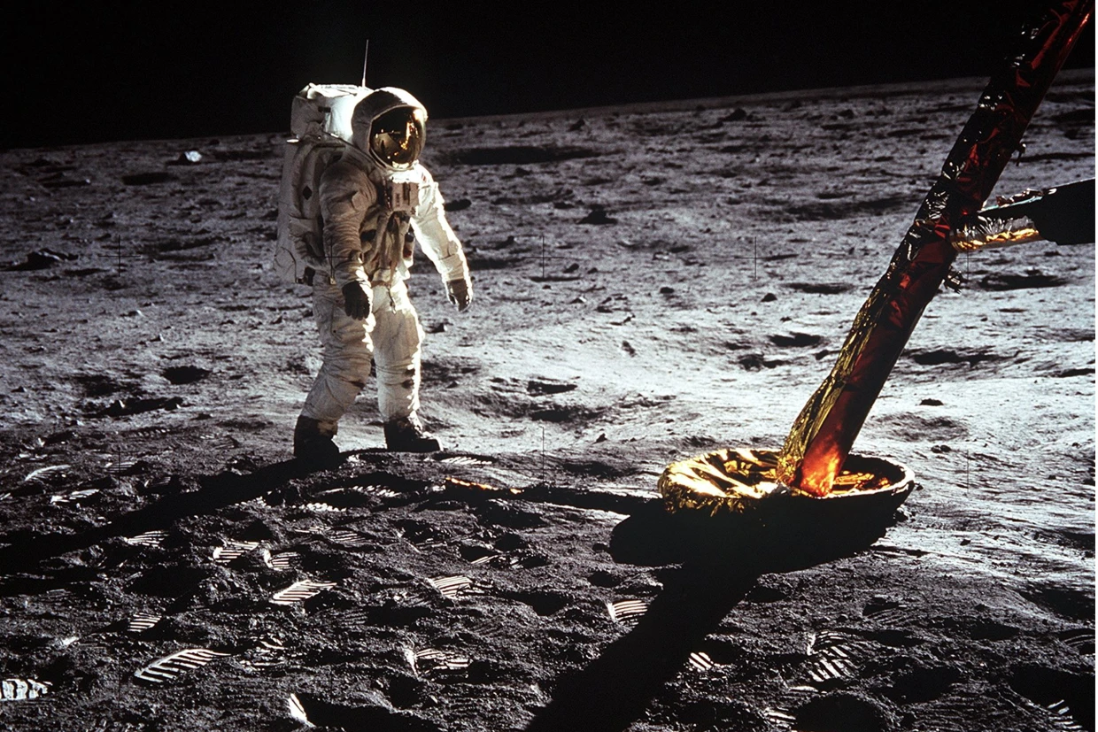 220412-moon-aldrin-main-mn-1200-d83dbb.webp