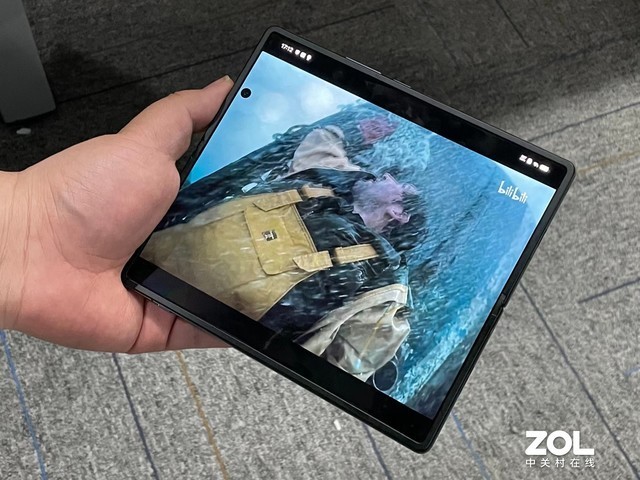 你的下一台平板可能是手机?一款屏幕可大可小的新手机