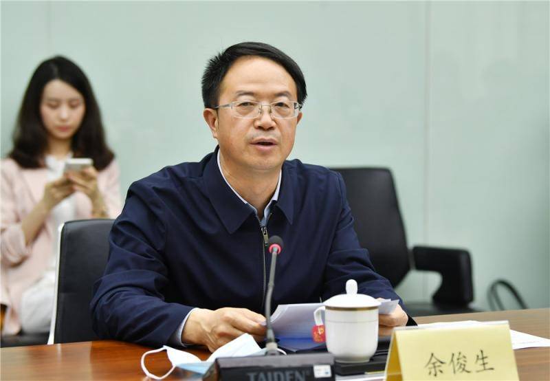 北京青年报社与微博签署战略合作协议