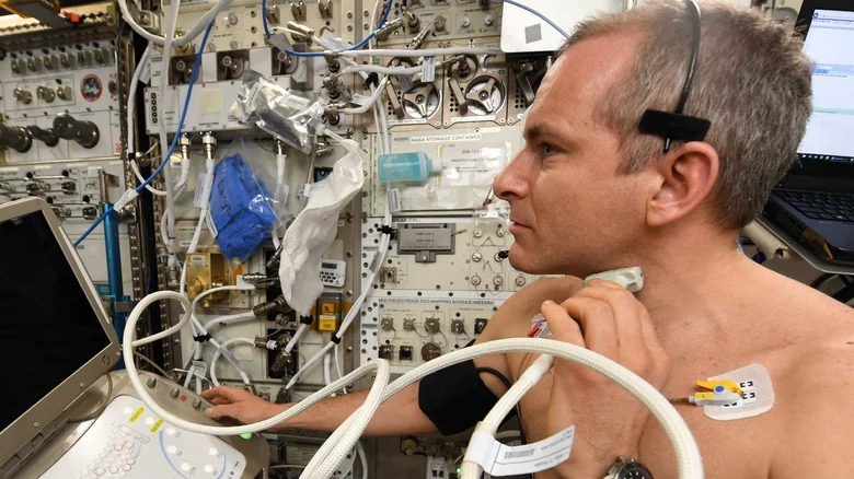 in-space-no-one-likes-a-puffy-face-1654209098.webp