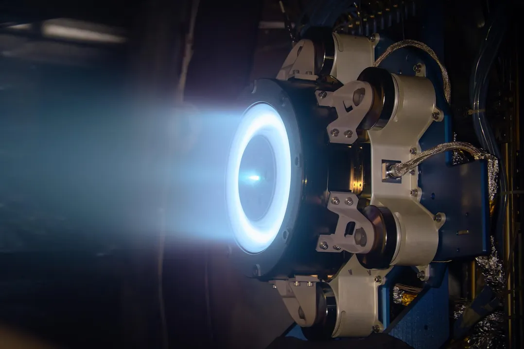 Aerojet-Rocketdynes-Thruster-With-Maxars-Power-Procession-Unit-and-Xenon-Flow-Controller-2048x1366.webp