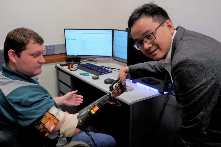 Zhi-Yang-Robotic-Arm-System-768x512.webp