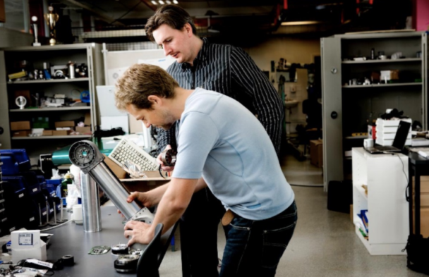 丹麦优傲机器人公司（Universal