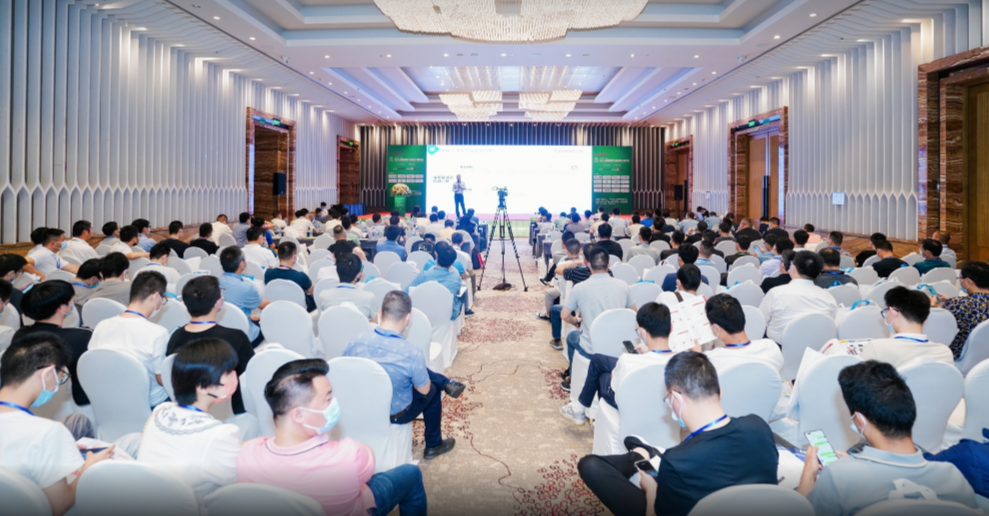 照明演讲厅现场