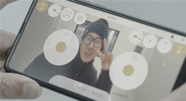 新品速递：智能自拍飞行相机Air